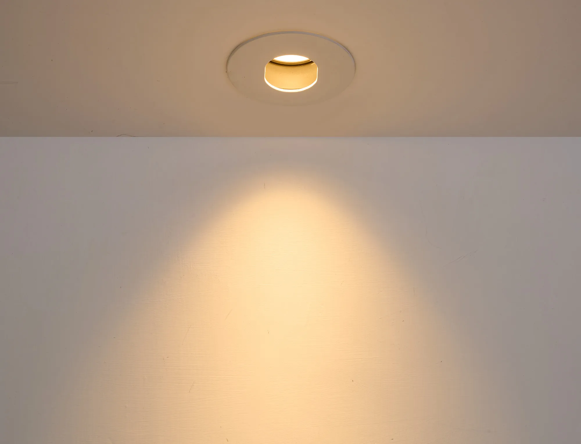 Blate 12 Recessed Ceiling Luminaires Dlux Round Recess Ceiling